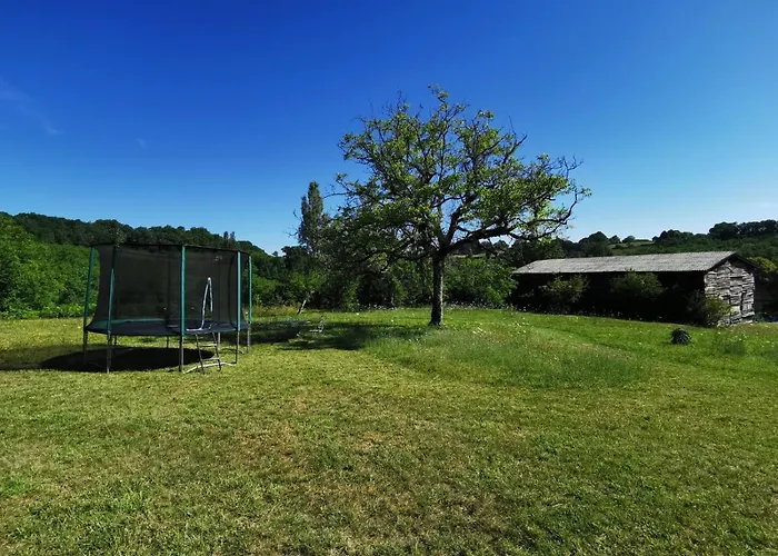 Prázdninový dům Maison Typique Perigourdine Avec Piscine